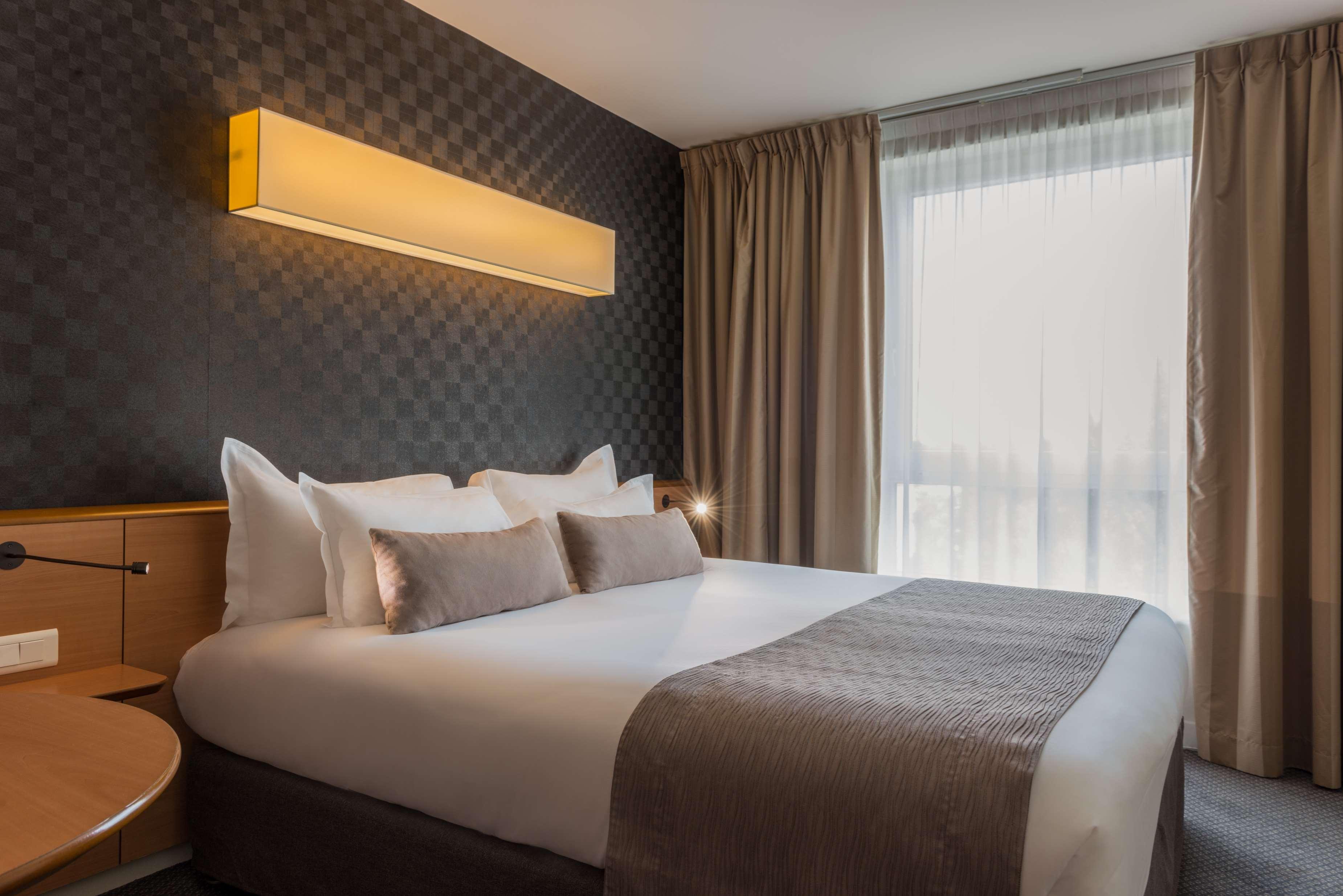 Best Western Plus Paris Saclay Exterior photo