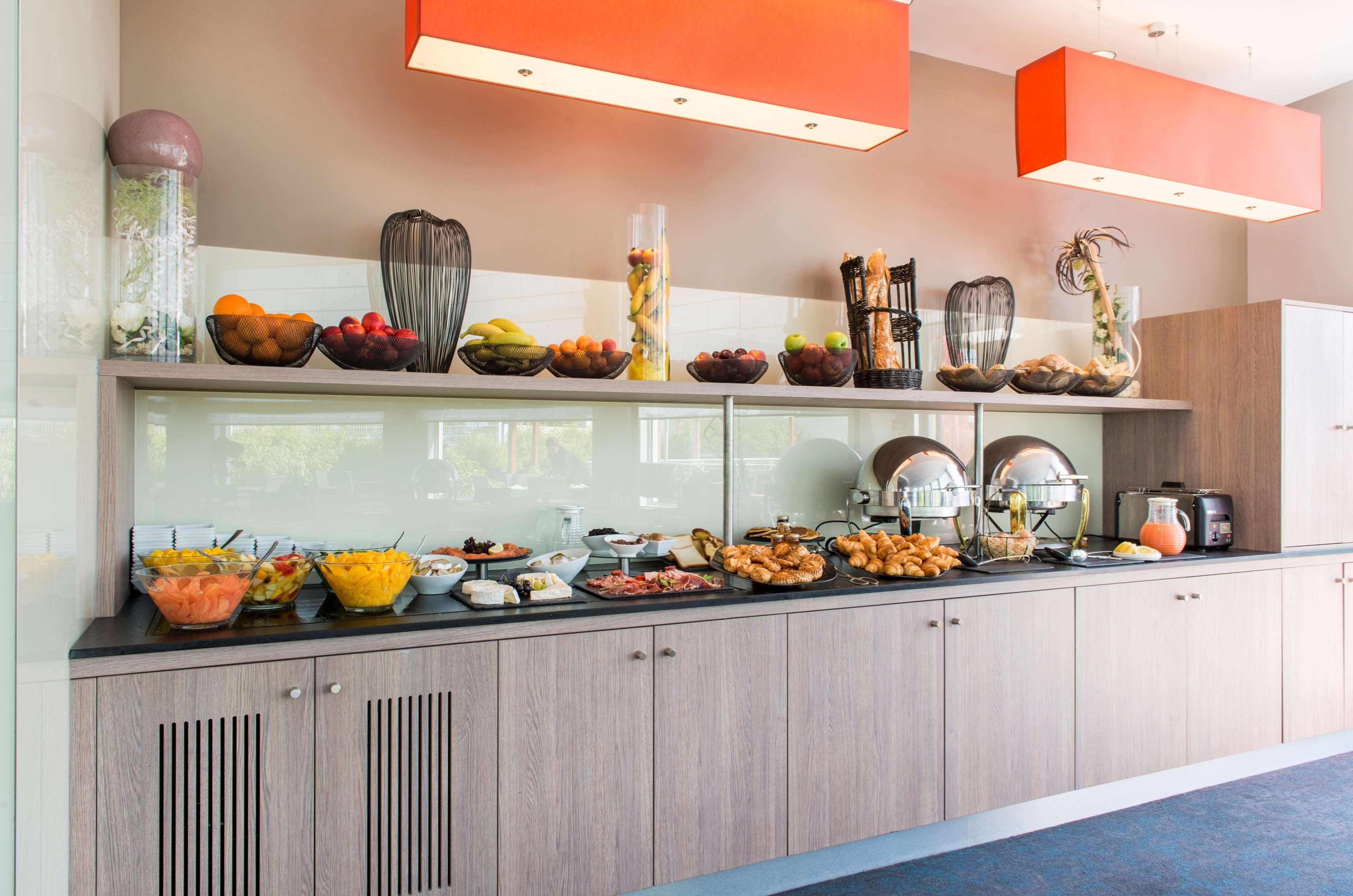 Best Western Plus Paris Saclay Restaurant photo