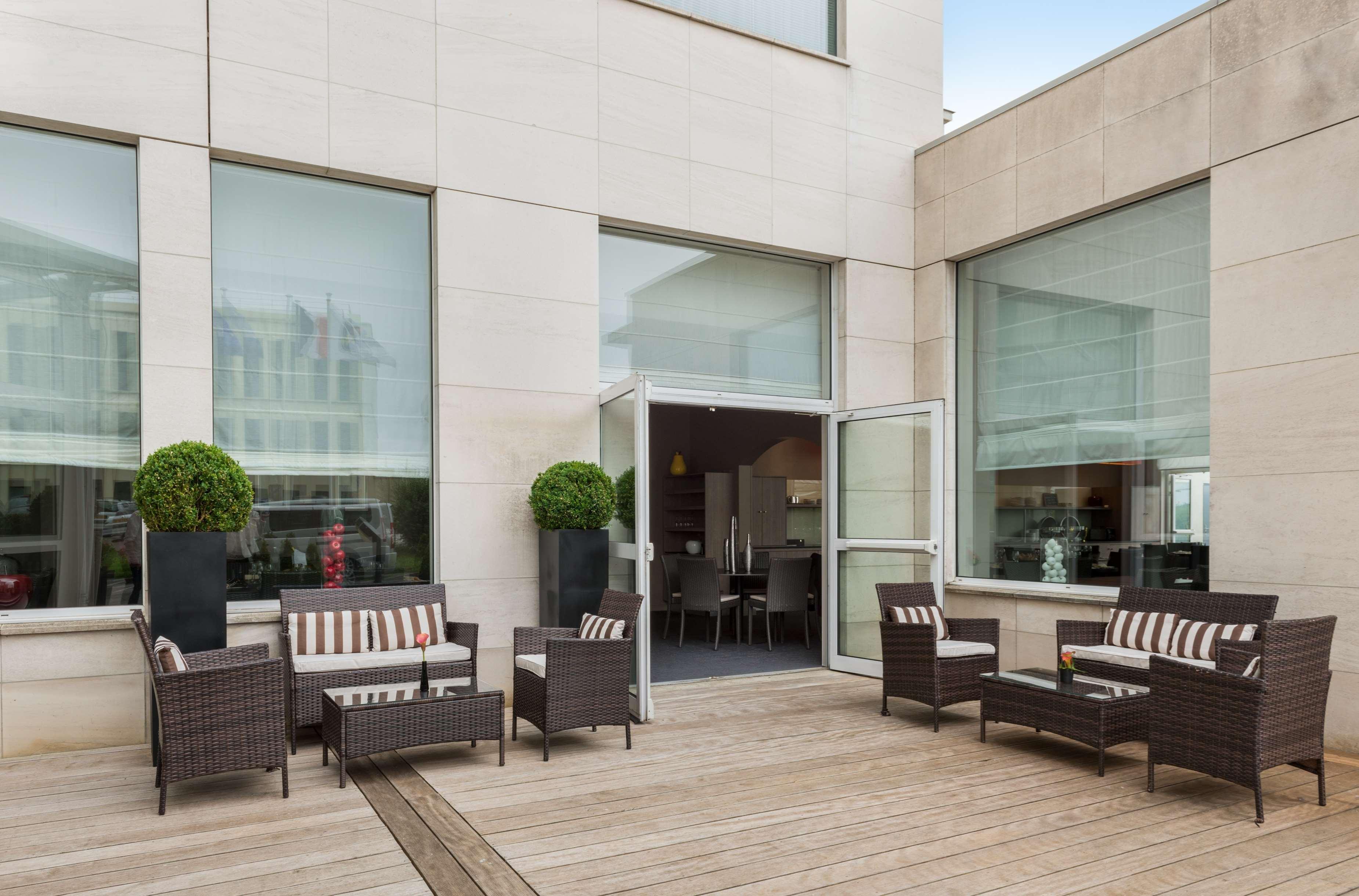 Best Western Plus Paris Saclay Exterior photo