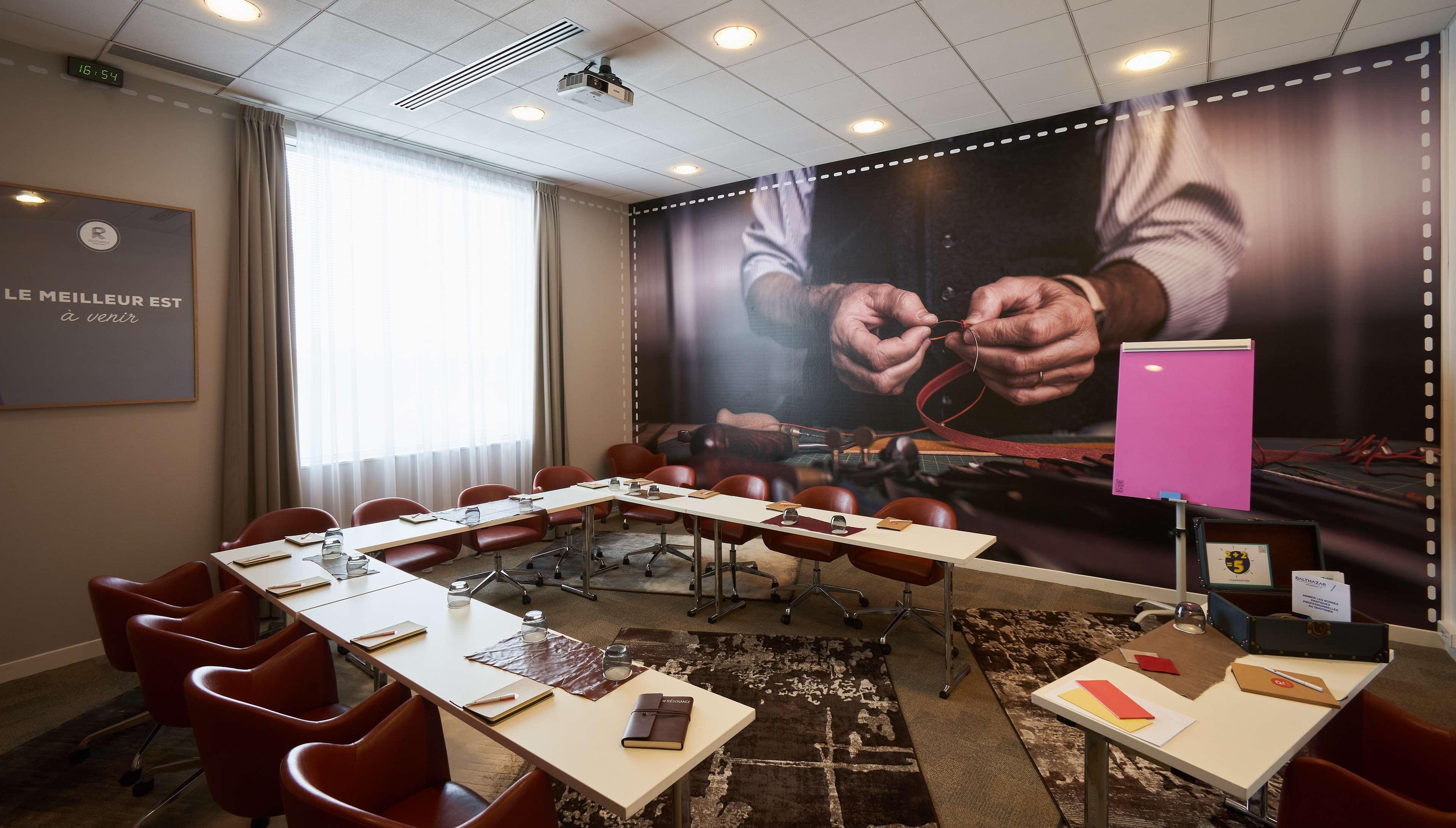 Best Western Plus Paris Saclay Exterior photo
