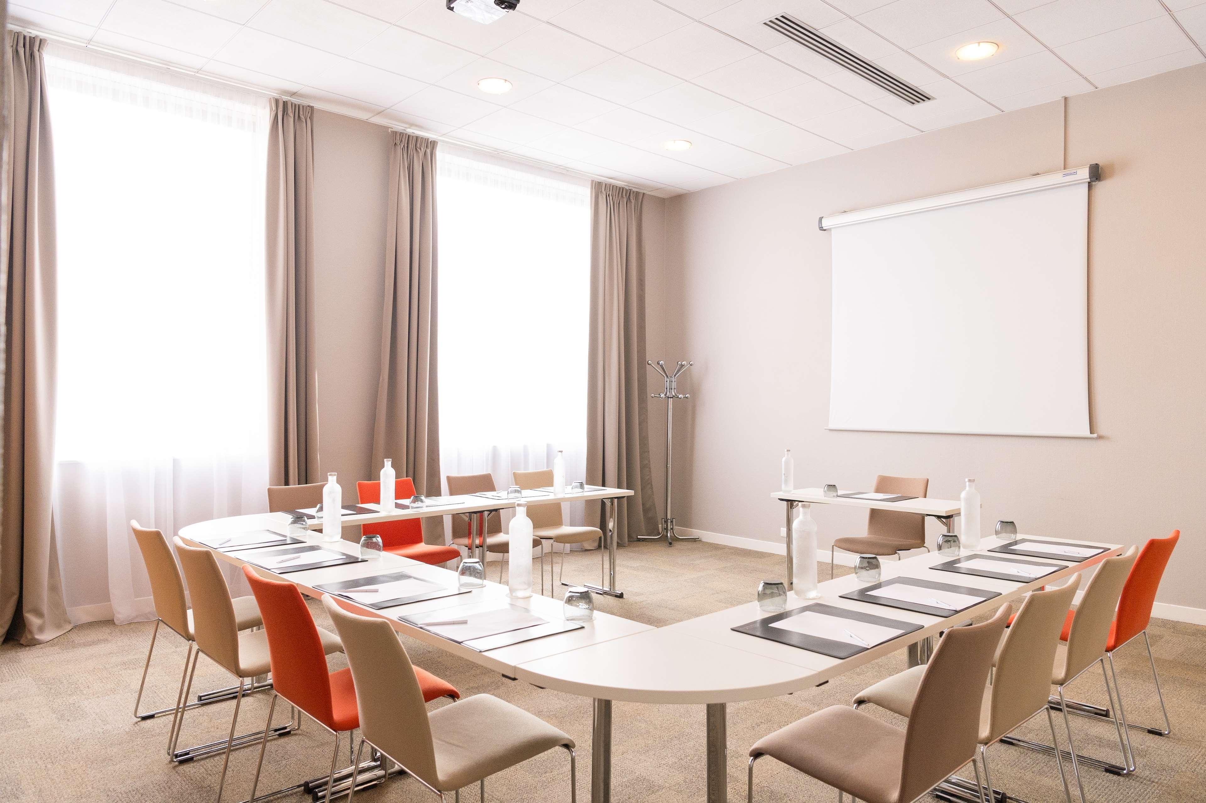 Best Western Plus Paris Saclay Exterior photo
