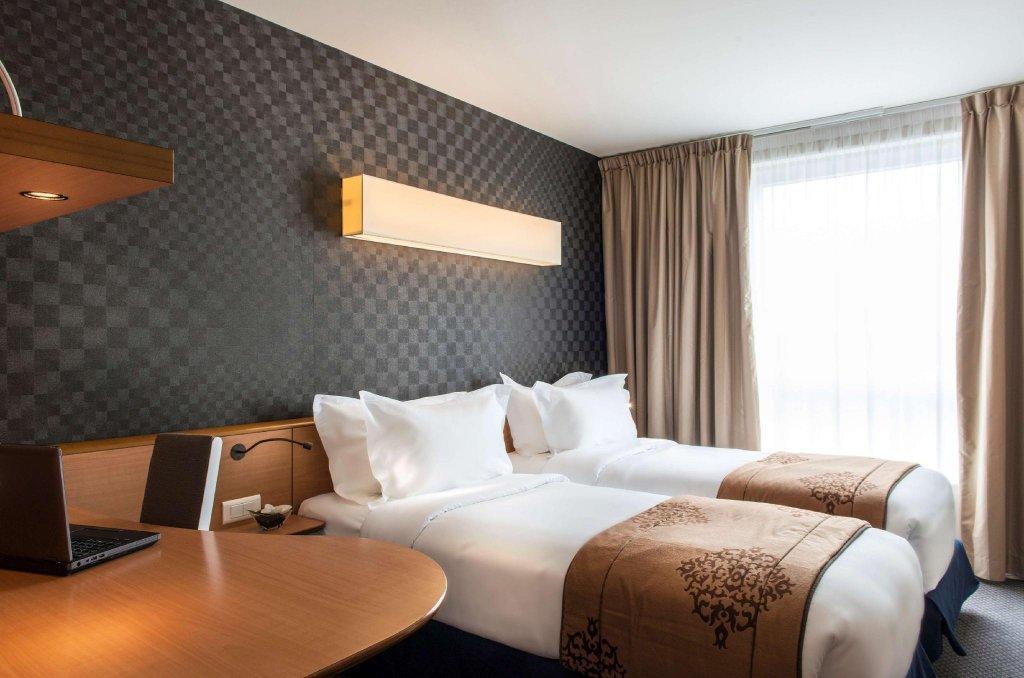 Best Western Plus Paris Saclay Exterior photo