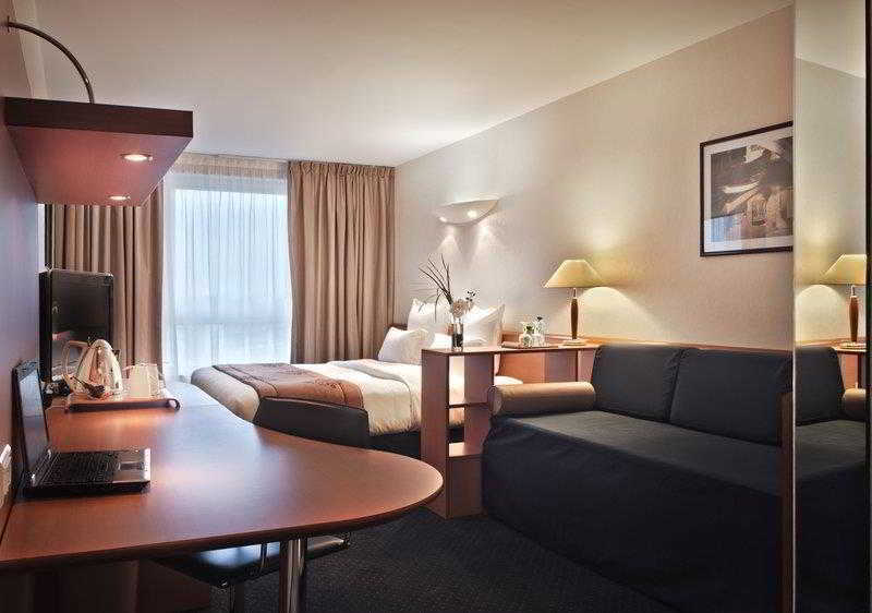 Best Western Plus Paris Saclay Exterior photo