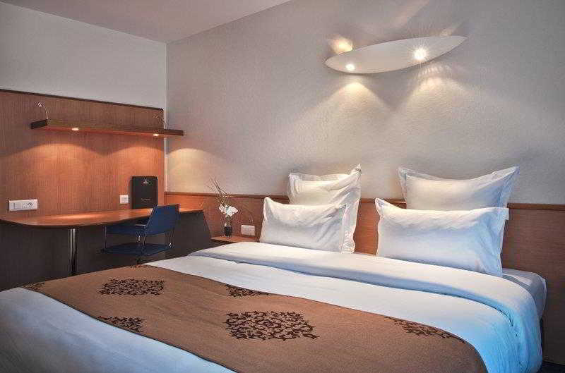 Best Western Plus Paris Saclay Exterior photo