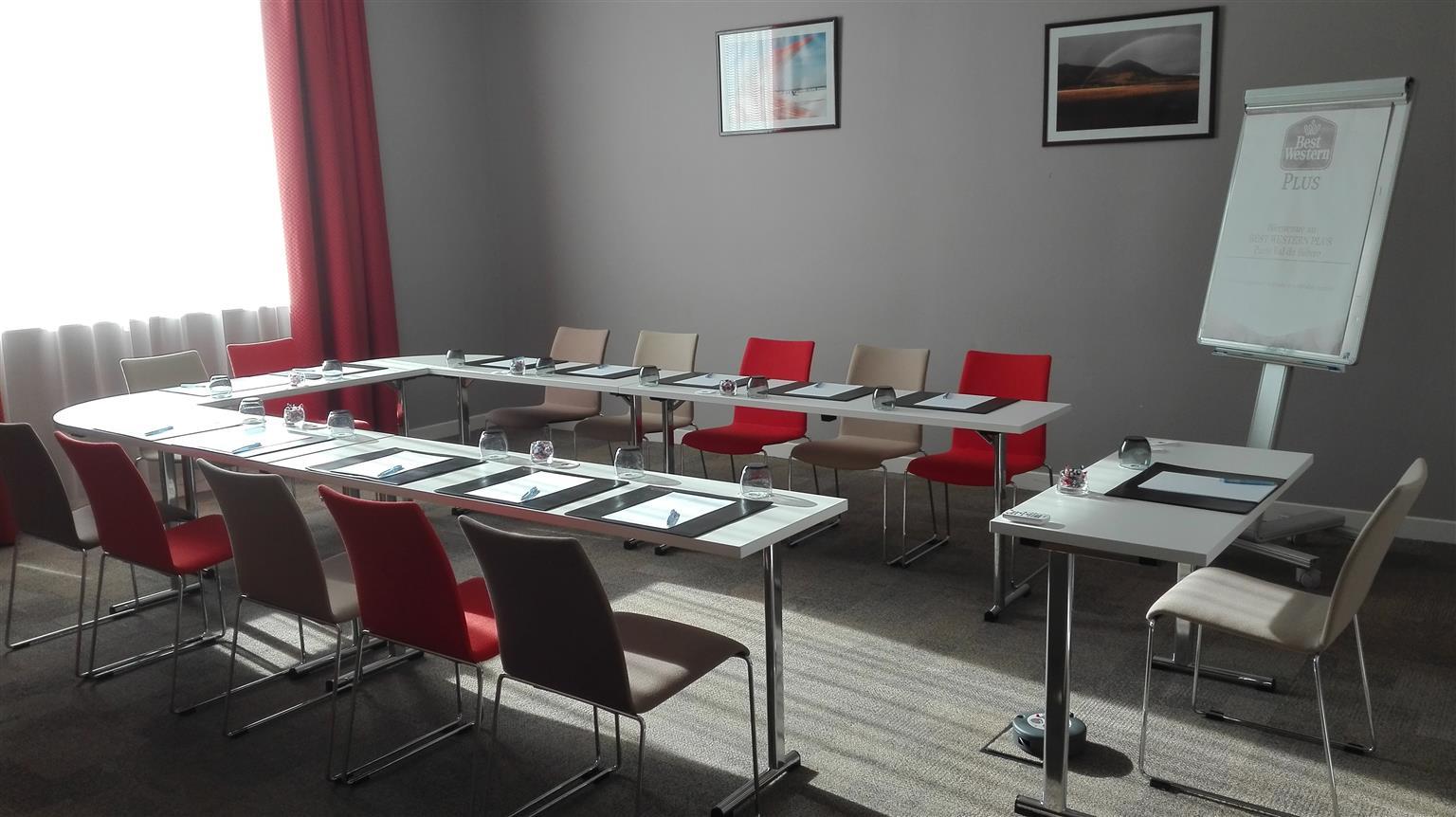 Best Western Plus Paris Saclay Exterior photo